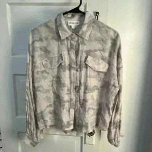 NWT super soft flowy button-down‎ blouse womens xs